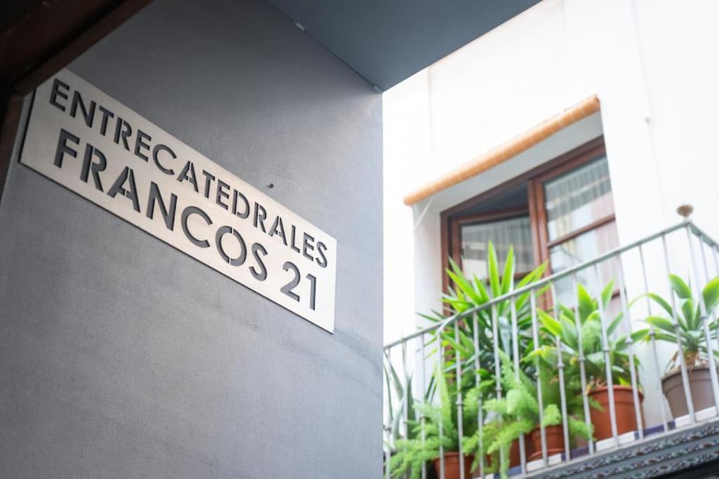 Apartamento Nuevo Junto A La Catedral De Sevilla Екстериор снимка